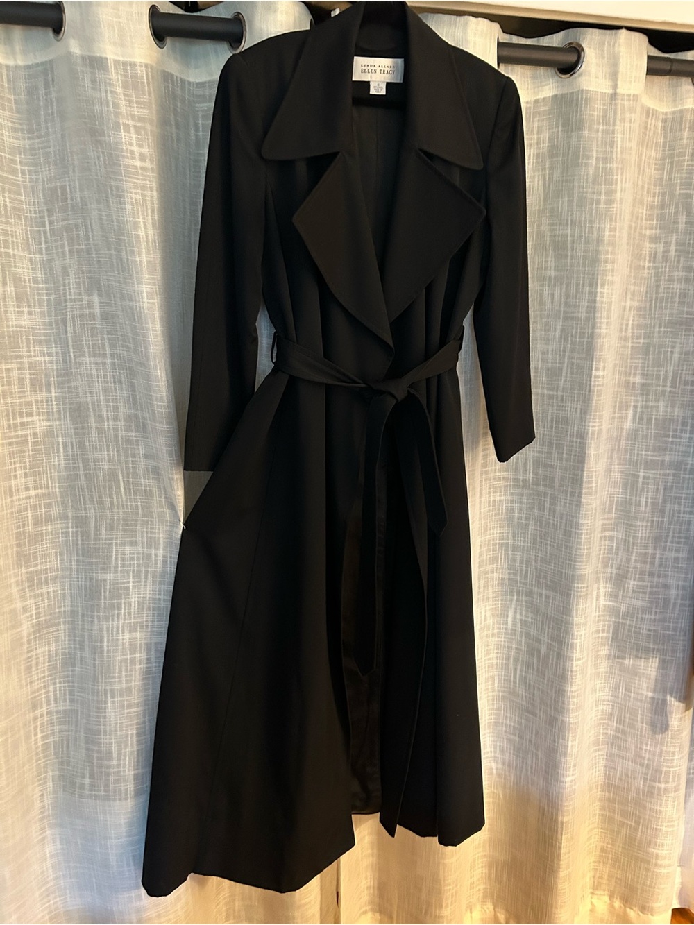 Ellen Tracy Black Long Sleeve Belted trench coat